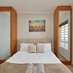 Modern Cape Town Beach Apartment